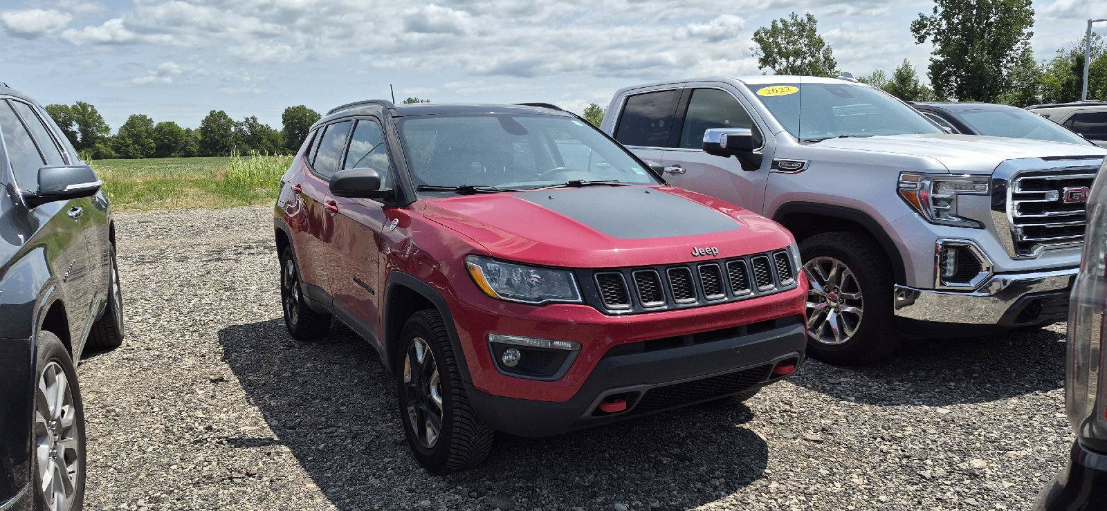 Used 2017 Jeep Compass Trailhawk w/ Leather Interior Group AWD/4WD image 2