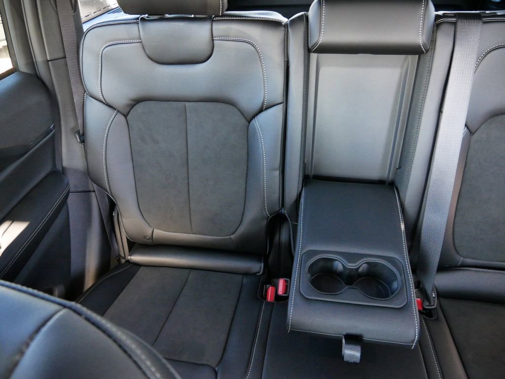 New 2025 Jeep Grand Cherokee Laredo image 22