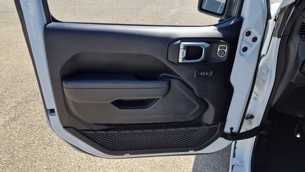 Used 2025 Jeep Gladiator Sport AWD/4WD image 10