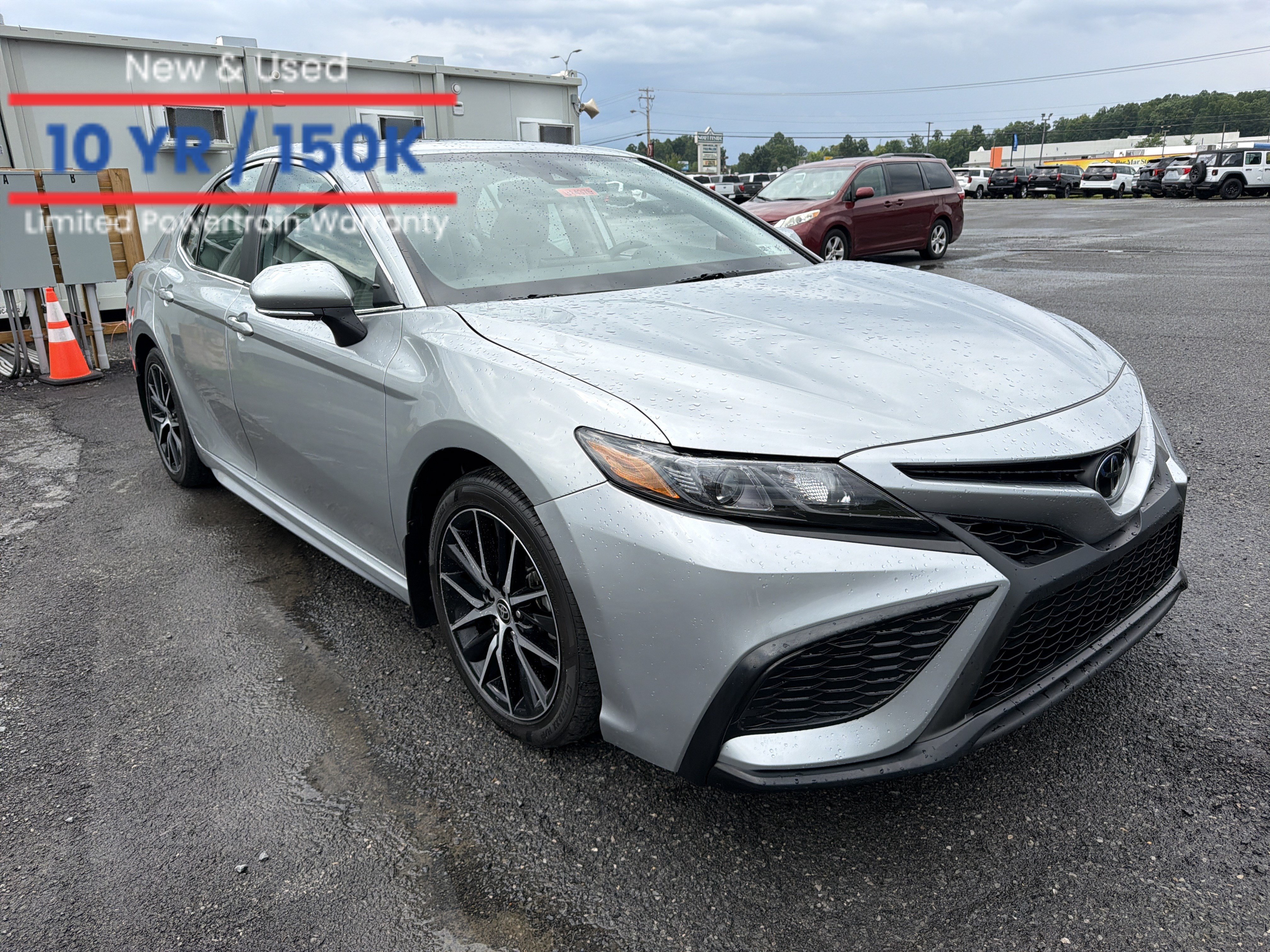 Used 2024 Toyota Camry SE w/ Cold Weather Package AWD/4WD image 1