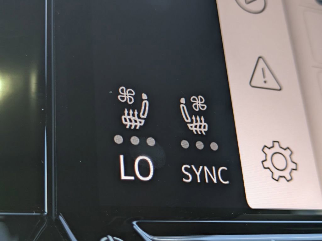 New 2026 Volkswagen Atlas Cross Sport SE image 23