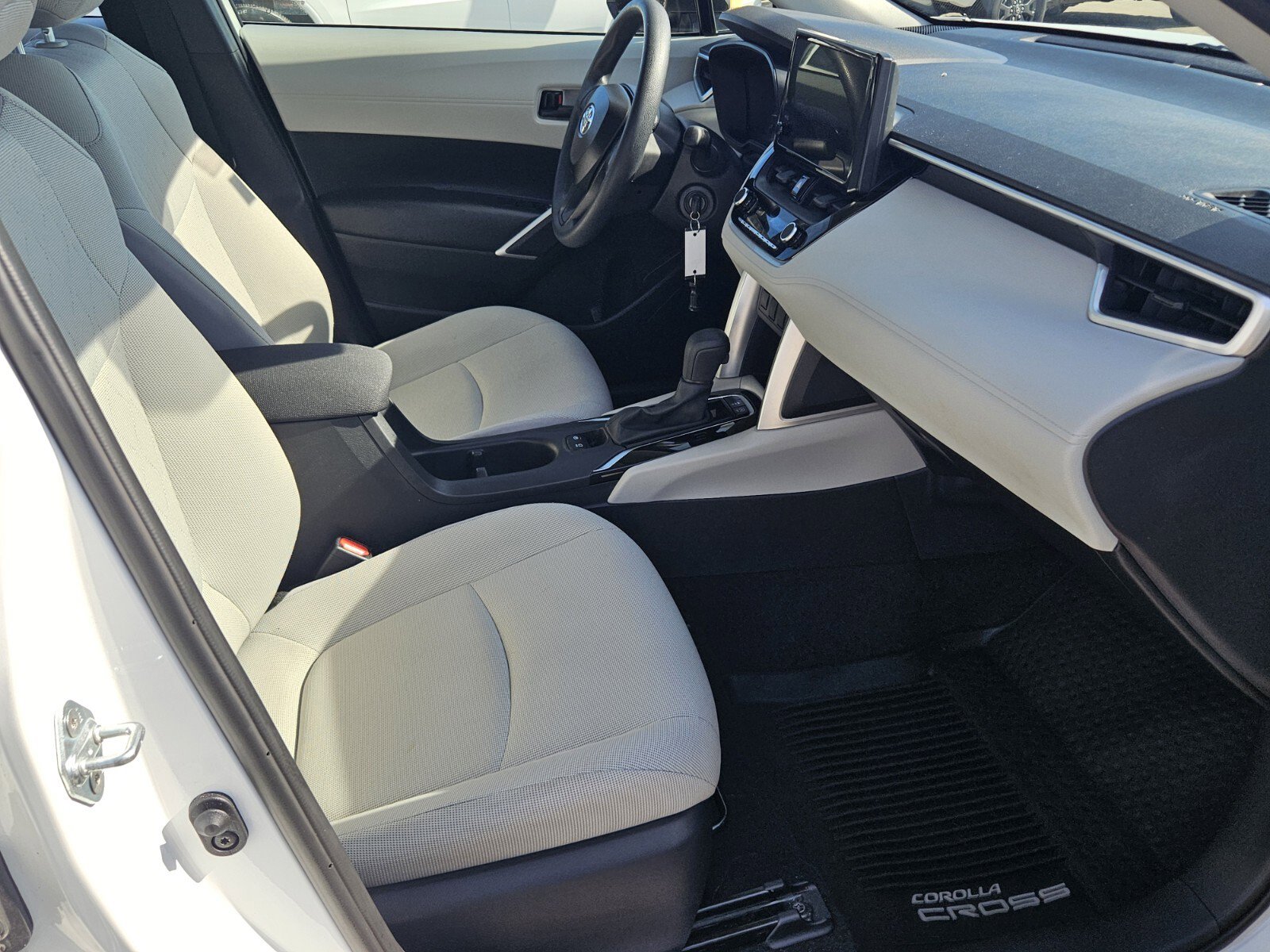 Certified 2024 Toyota Corolla Cross L image 11
