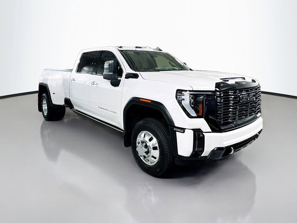 Used 2024 GMC Sierra 3500 Denali Ultimate AWD/4WD image 3
