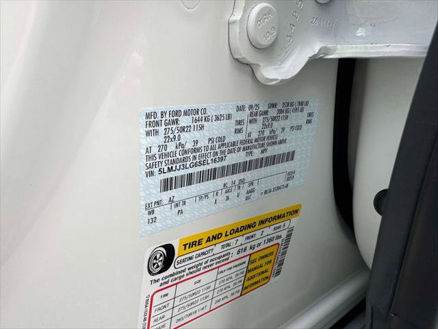 Used 2025 Lincoln Navigator L Reserve image 10