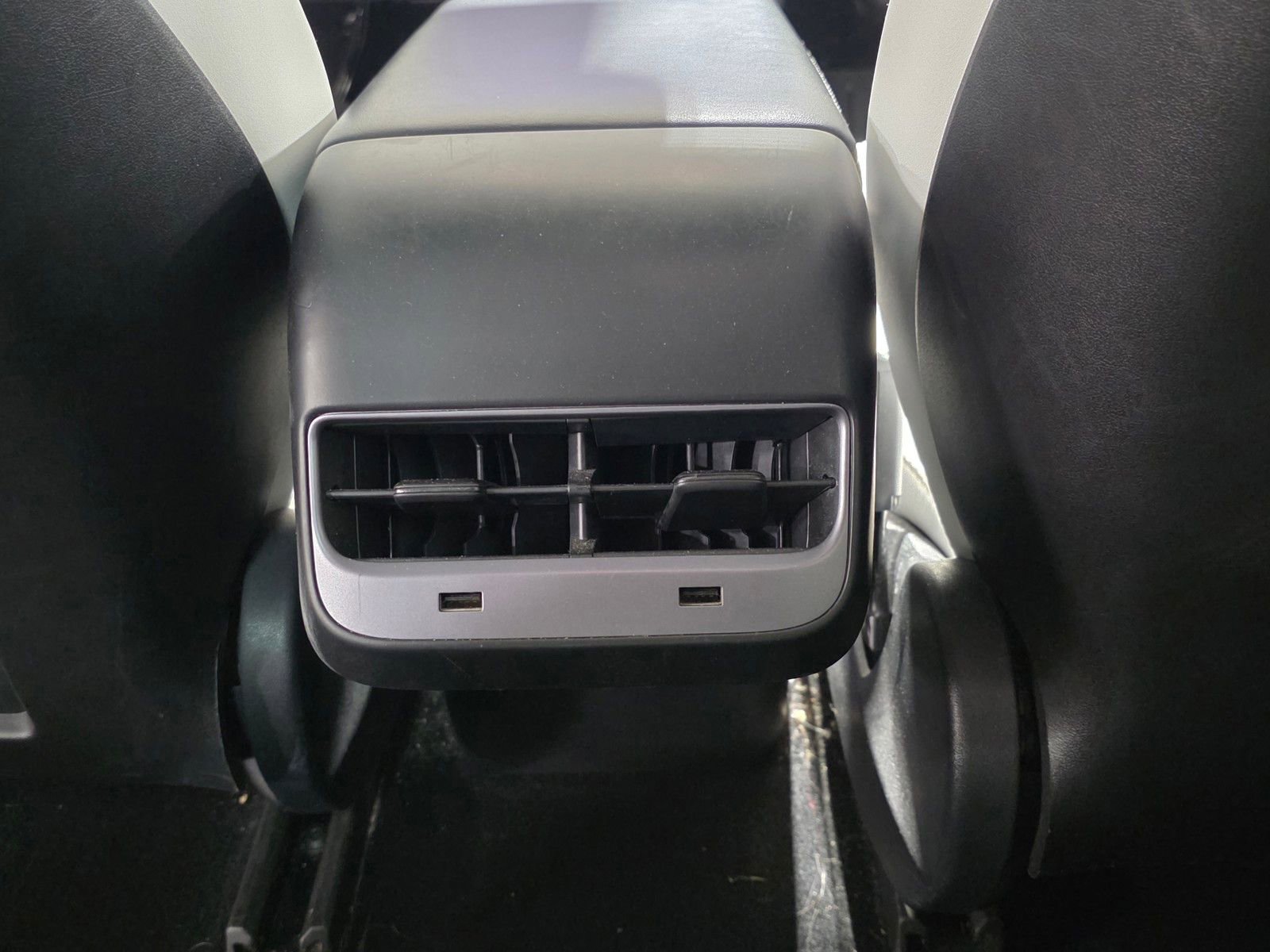 Used 2019 Tesla Model 3 Standard Range Plus image 12