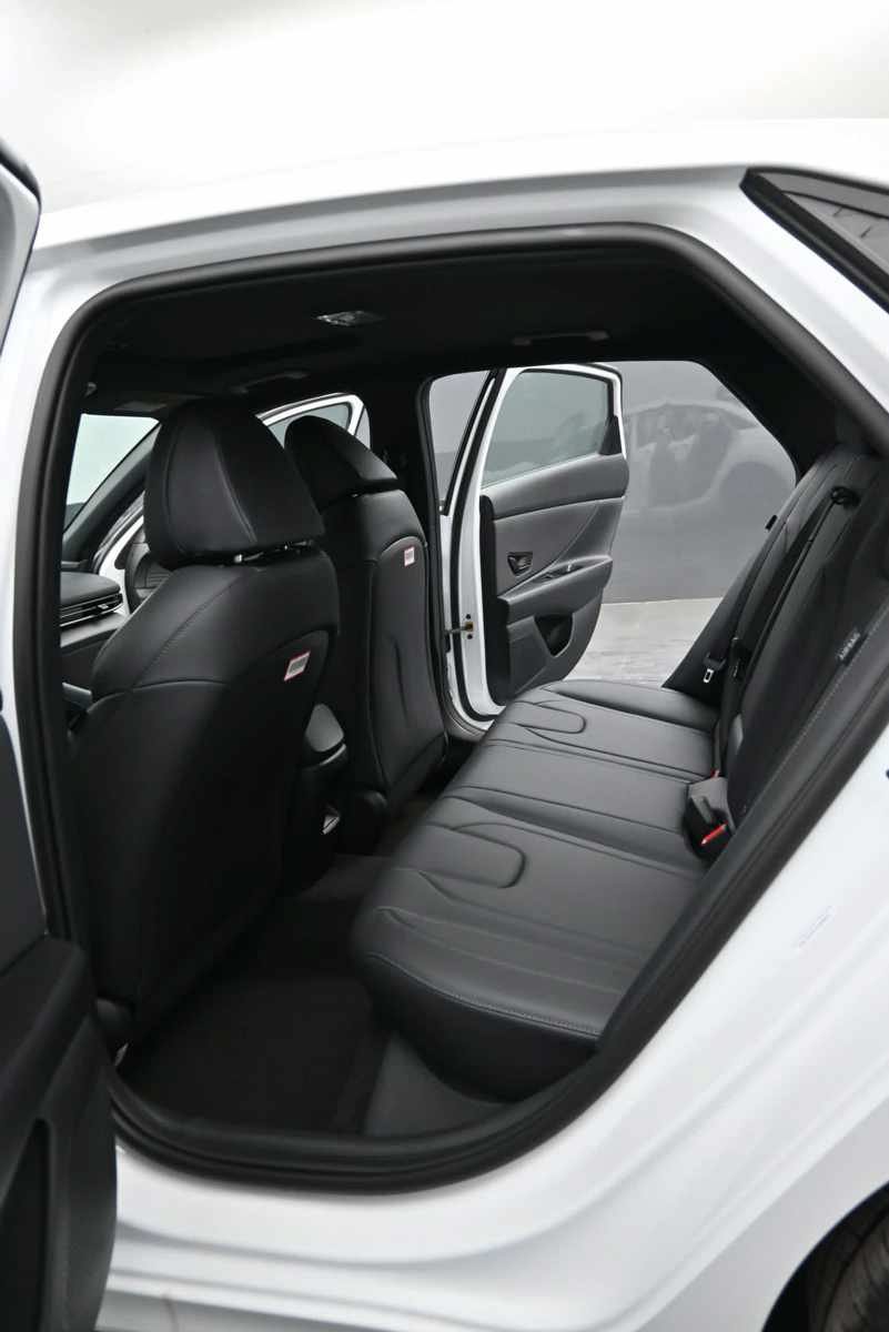 New 2026 Hyundai Elantra SEL Sport FWD image 16