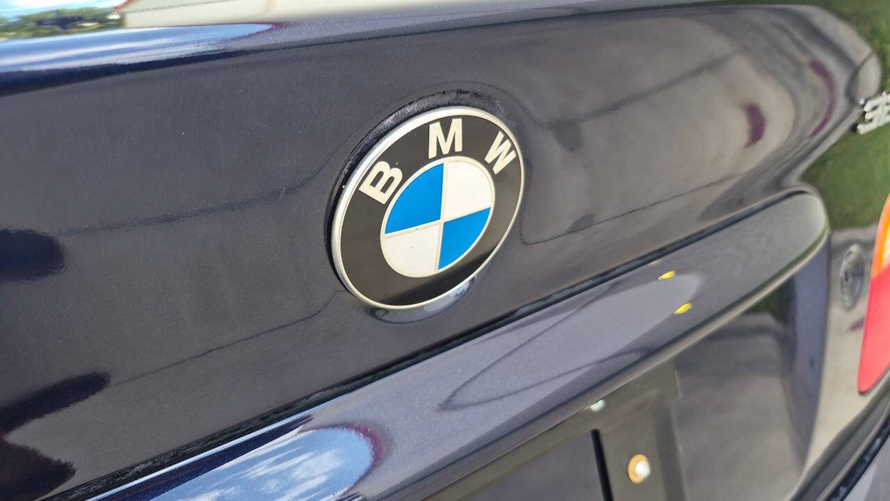 Used 2004 BMW 325xi Sedan AWD/4WD image 21