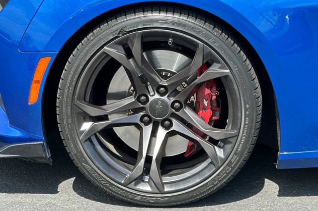 Used 2018 Chevrolet Camaro SS RWD image 29