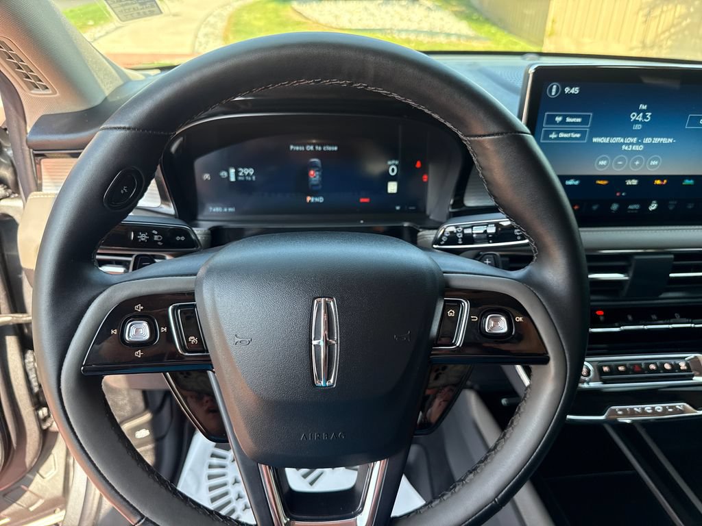 Certified 2025 Lincoln Corsair AWD w/ Equipment Group 101A image 16
