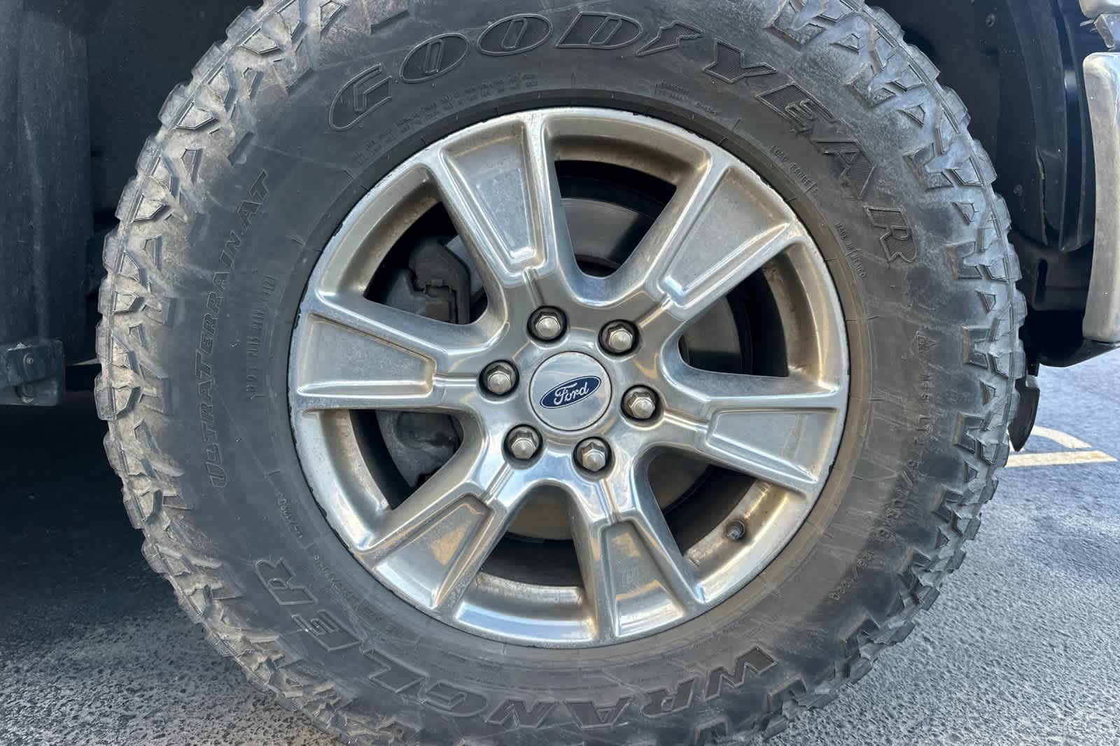 Used 2015 Ford F150 XLT w/ Equipment Group 302A Luxury AWD/4WD image 11