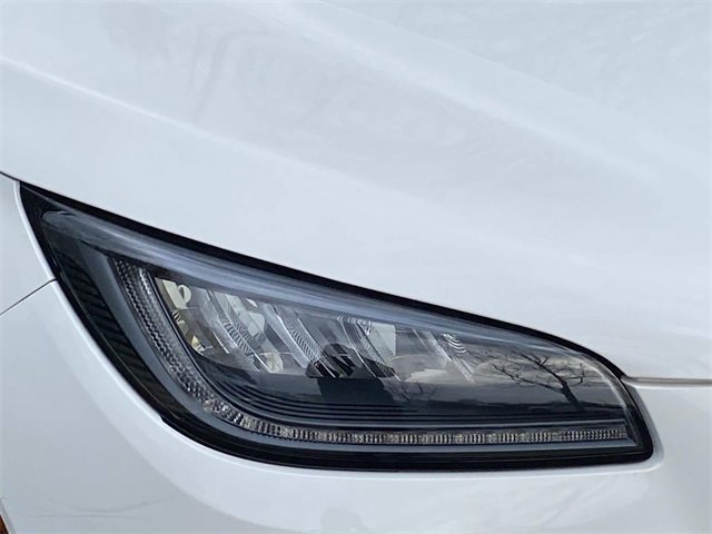 Certified 2022 Lincoln Corsair AWD w/ Premium Package image 4