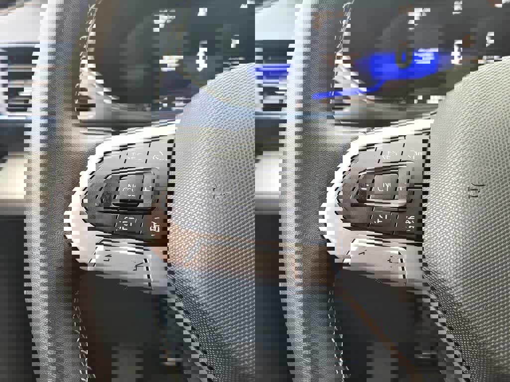 Used 2022 Volkswagen Taos SE w/ Panoramic Sunroof Package image 20