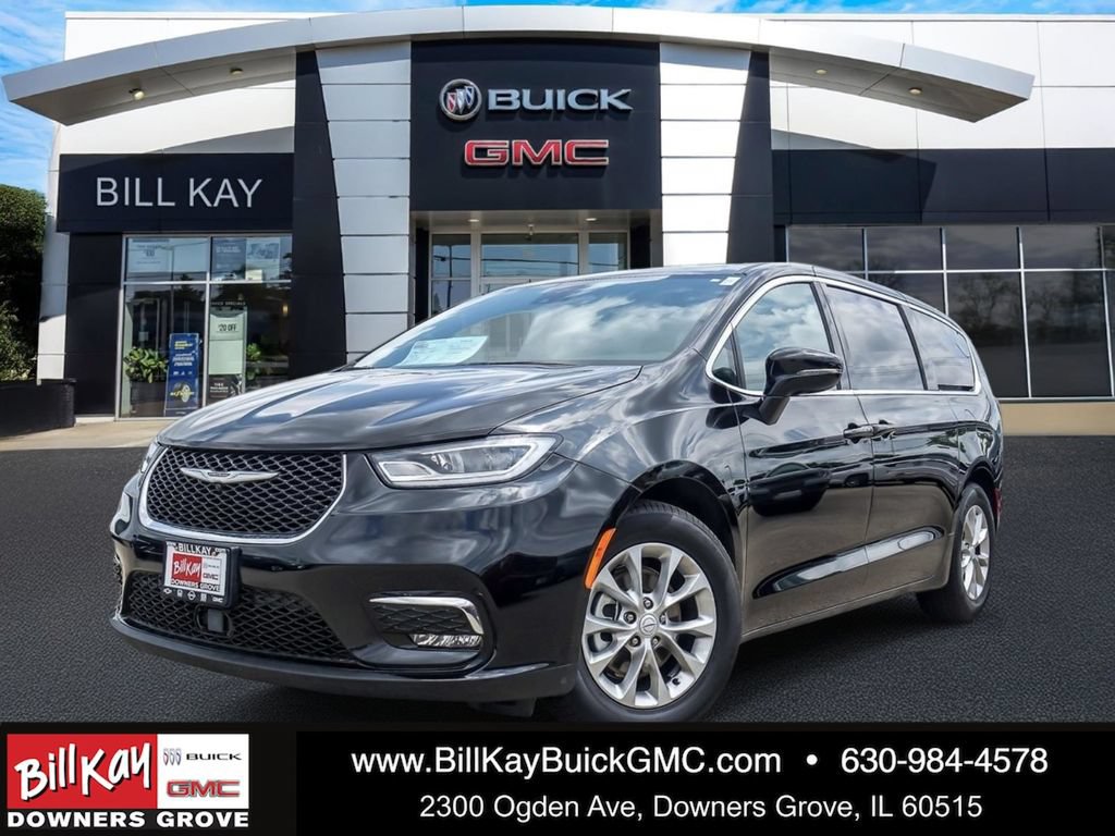 Used 2026 Chrysler Pacifica Limited FWD image 1
