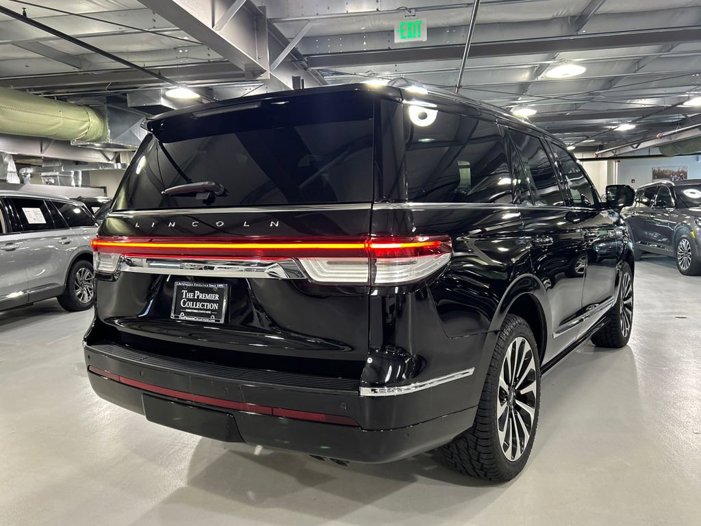 Certified 2023 Lincoln Navigator Reserve AWD/4WD image 2