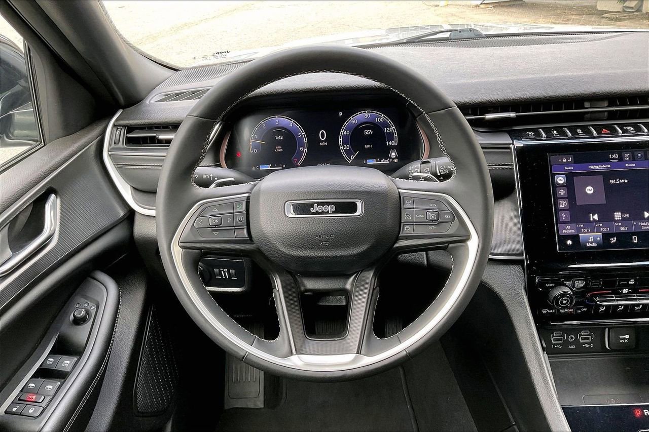 Used 2024 Jeep Grand Cherokee L Laredo AWD/4WD image 10