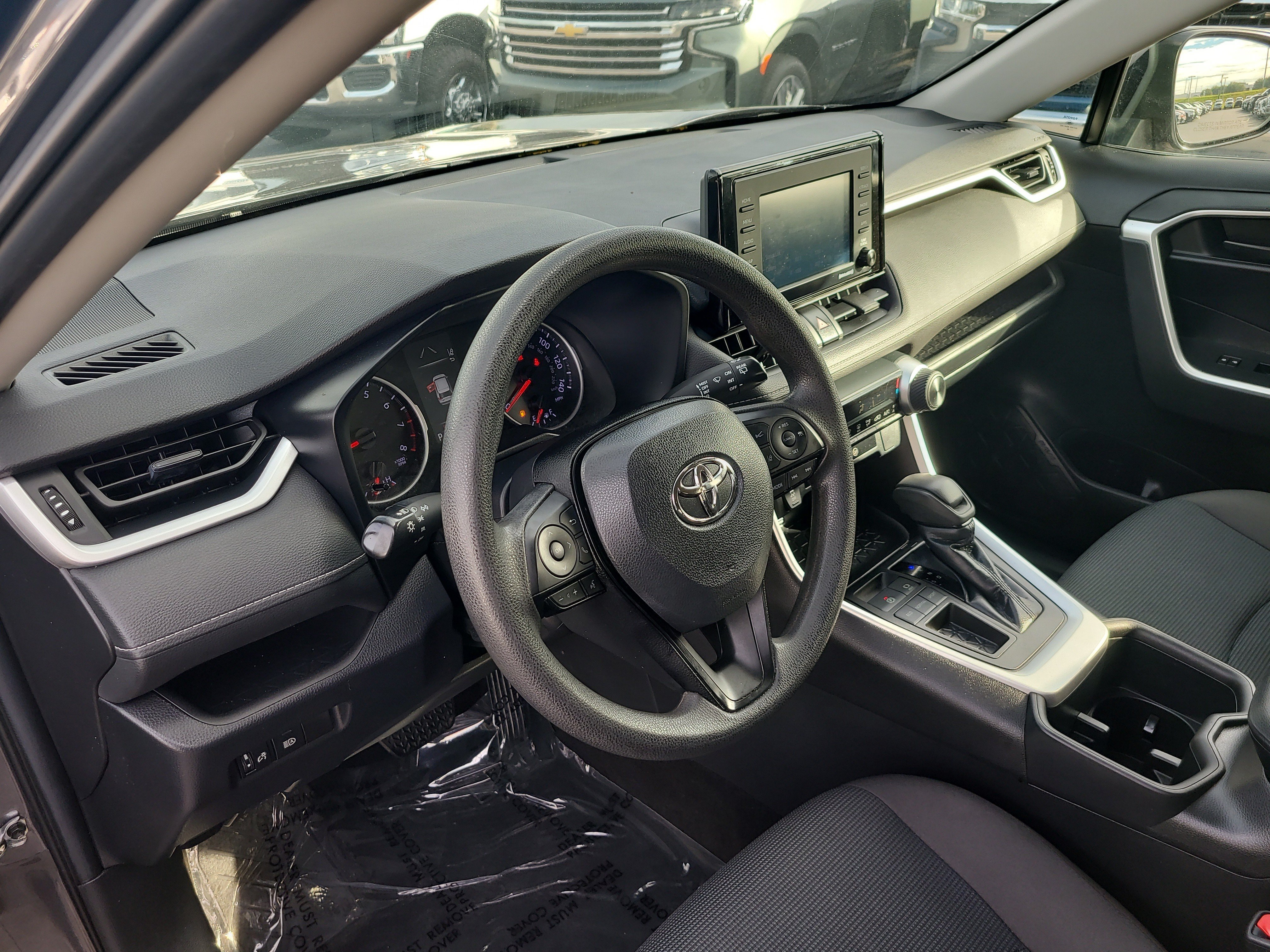 Used 2022 Toyota RAV4 LE FWD image 19