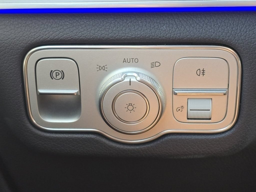 Used 2025 Mercedes-Benz GLS 450 4MATIC image 27