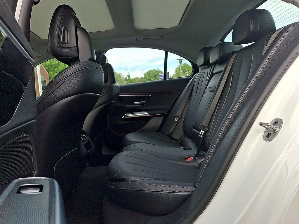 Used 2024 Mercedes-Benz E 350 4MATIC Sedan image 10