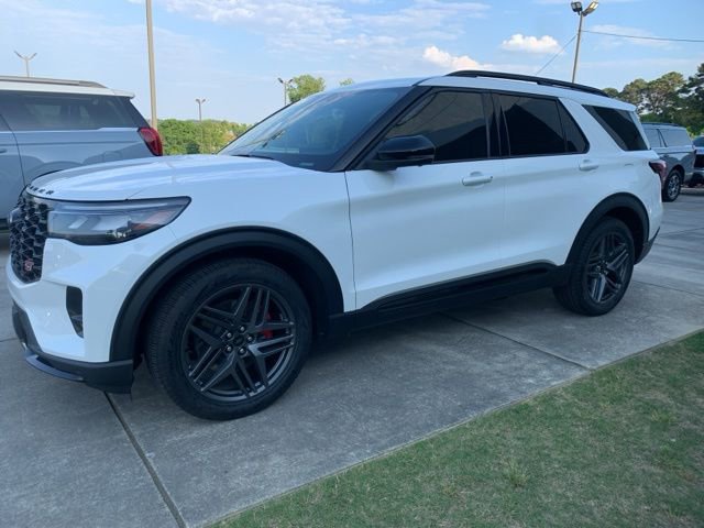Used 2025 Ford Explorer ST w/ Sun And Sound Package AWD/4WD image 7