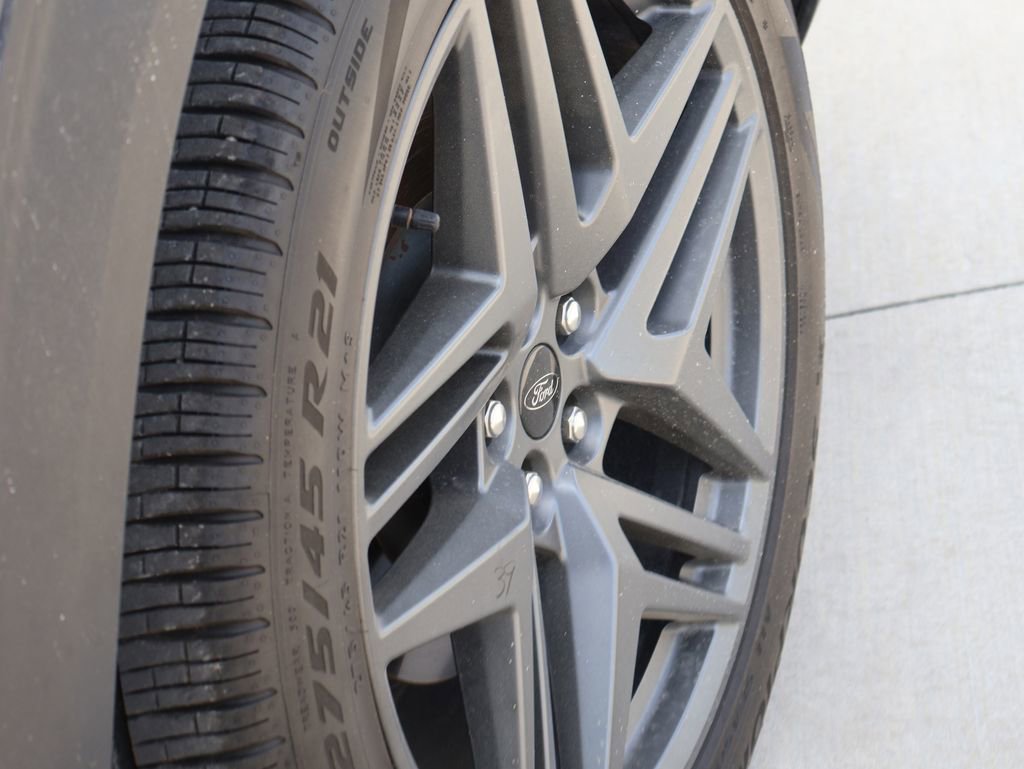 Certified 2025 Ford Explorer ST-Line w/ ST-Line Street Pack image 41