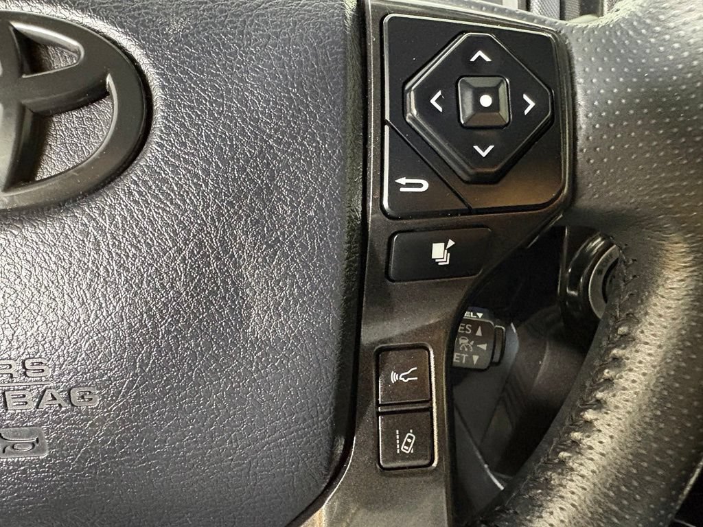 Used 2021 Toyota 4Runner TRD Off-Road Premium w/ Moonroof Package AWD/4WD image 25