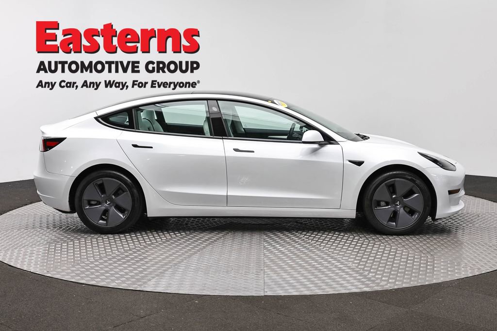 Used 2023 Tesla Model 3 Standard Range image 4