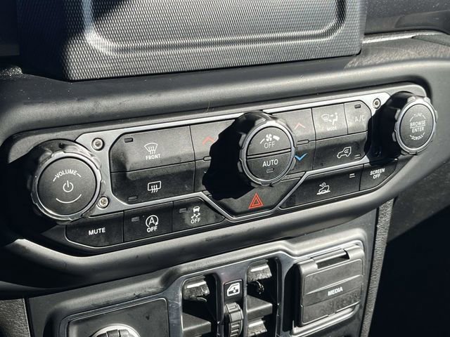 Used 2021 Jeep Wrangler Unlimited Sahara image 30