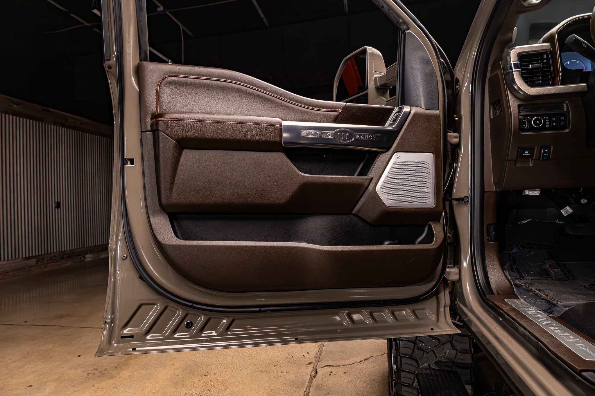 Used 2026 Ford F250 King Ranch w/ Chrome Package image 33