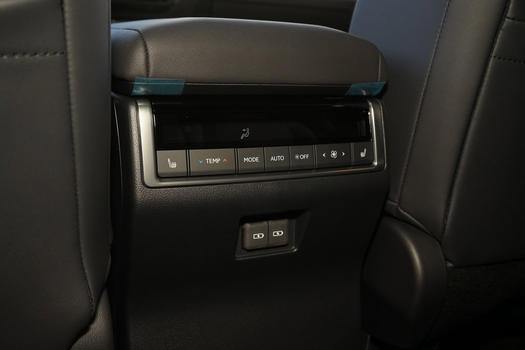 Used 2025 Lexus GX 550 image 21