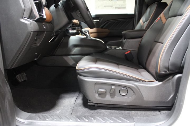 New 2026 GMC Canyon AT4 w/ Technology Plus Package AWD/4WD image 21