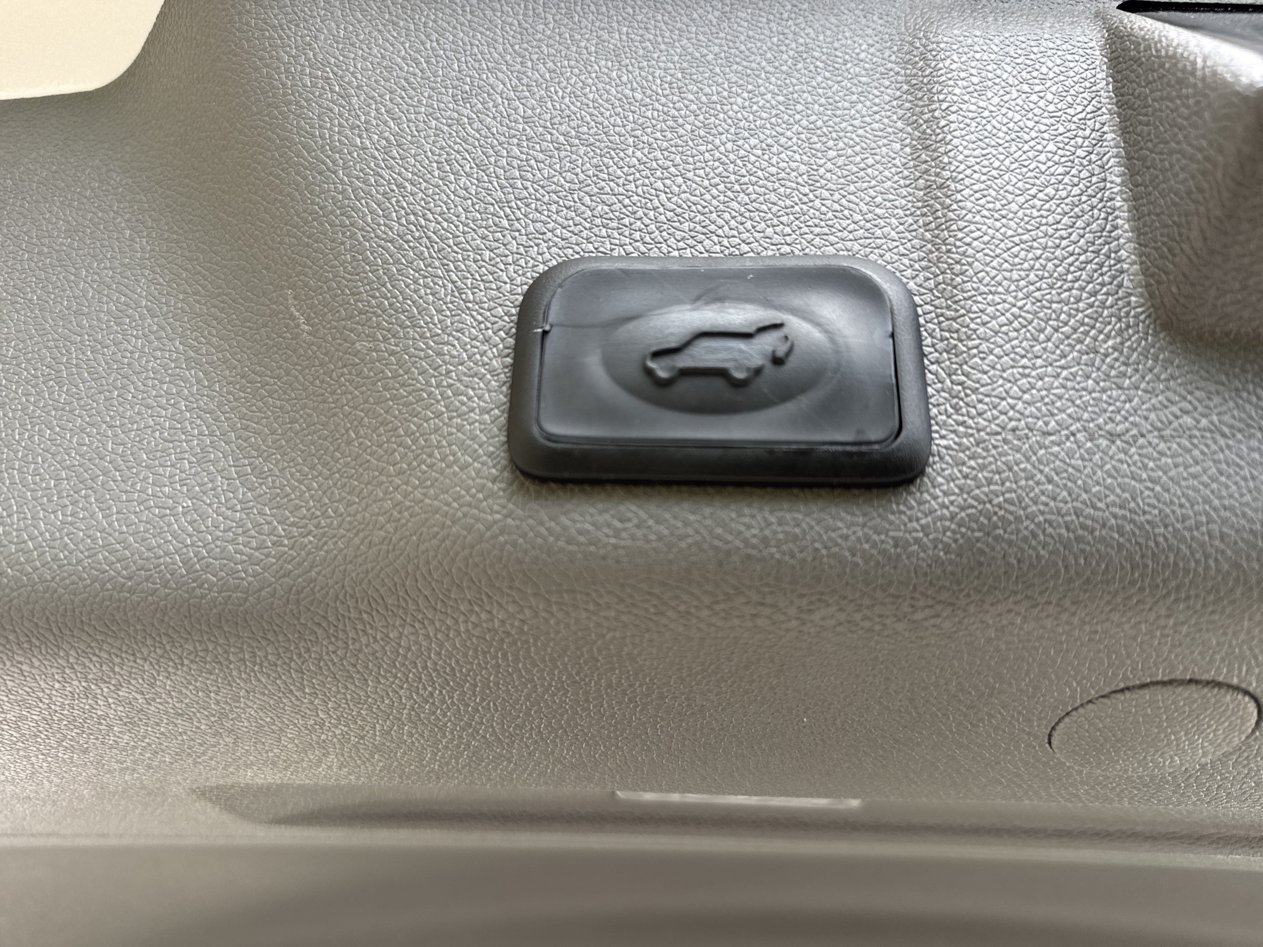 Used 2014 GMC Acadia SLE FWD image 32