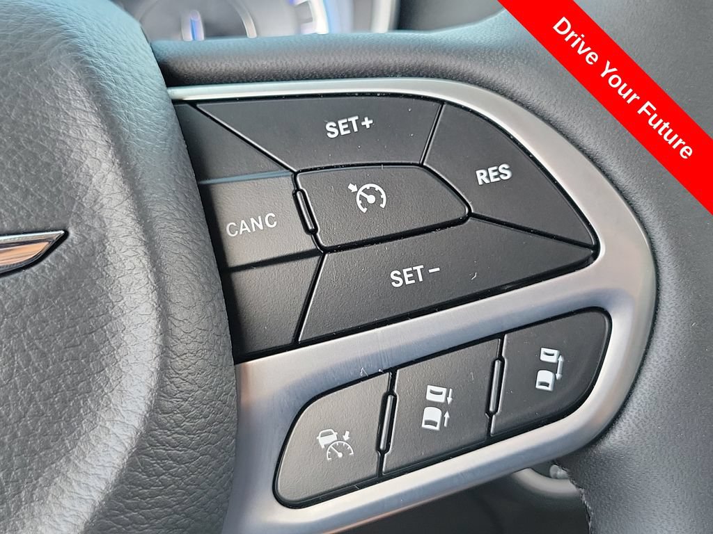Used 2023 Chrysler 300 Touring L w/ Safetytec Plus Group RWD image 6