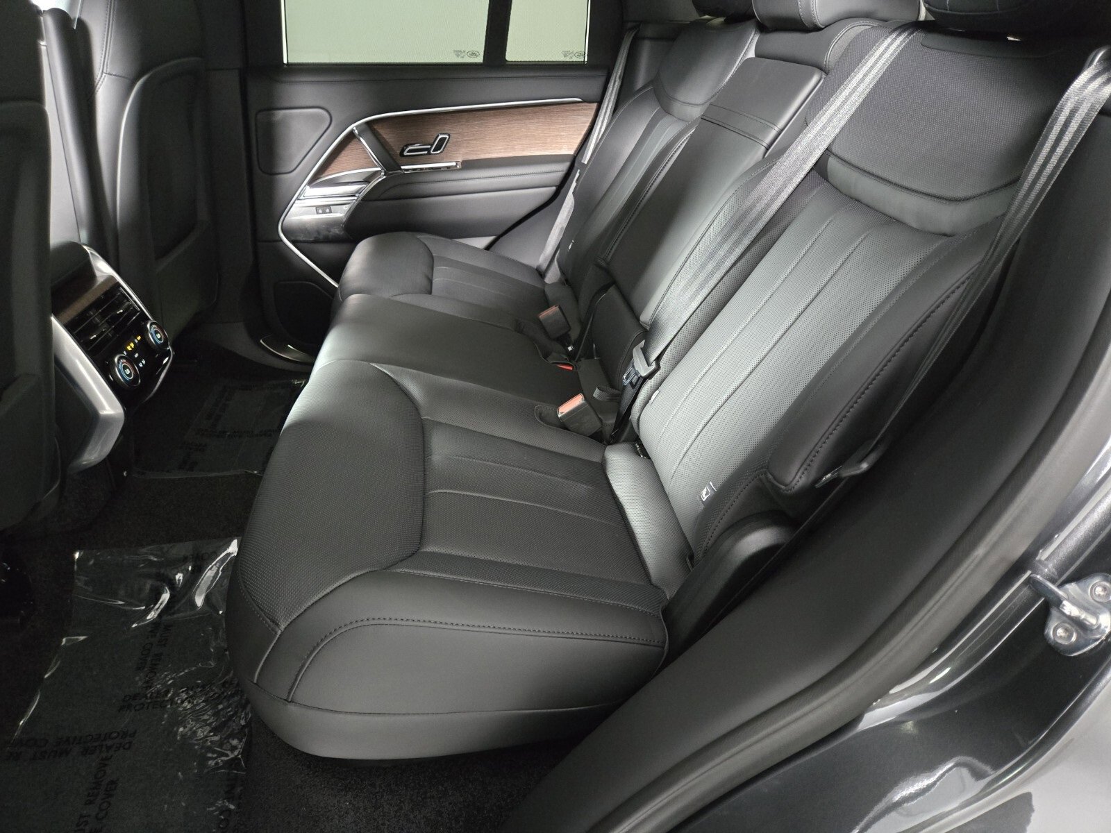 New 2025 Land Rover Range Rover SE image 5