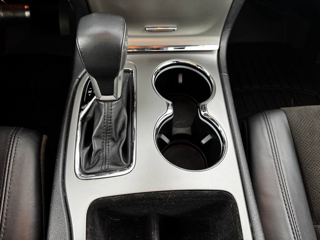 Used 2021 Jeep Grand Cherokee Laredo AWD/4WD image 19