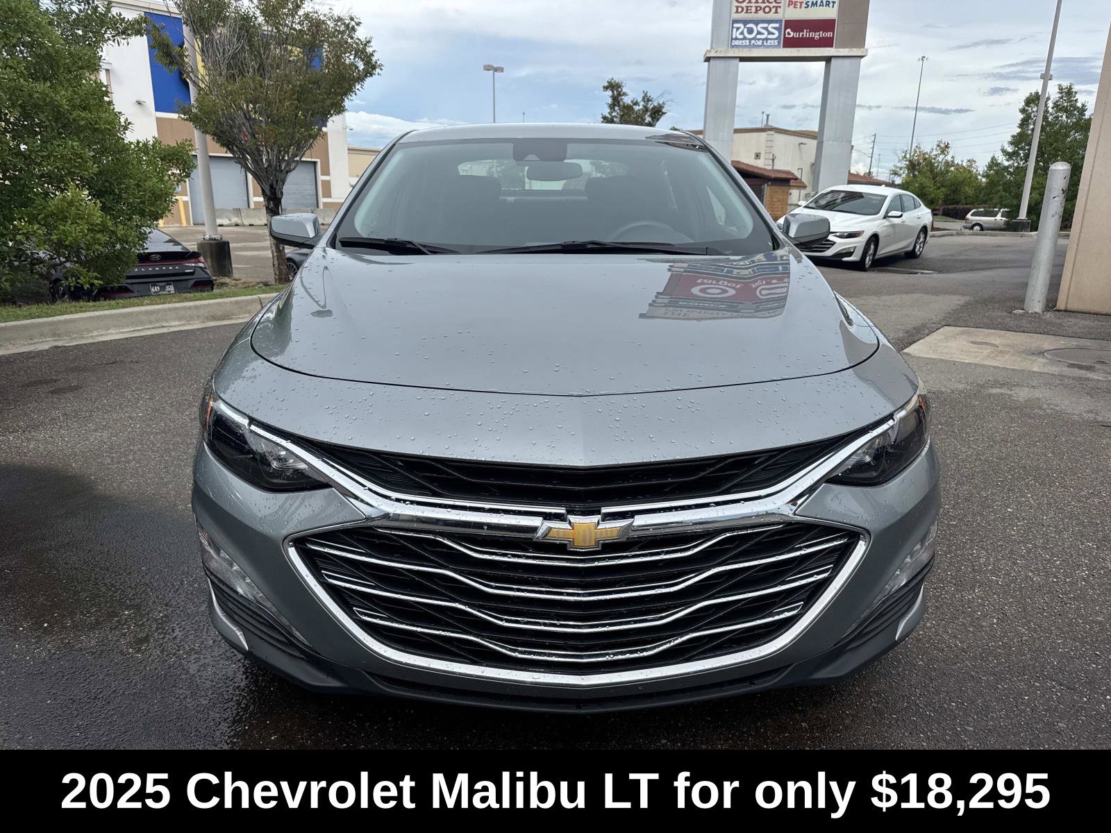 Used 2025 Chevrolet Malibu LT FWD image 2