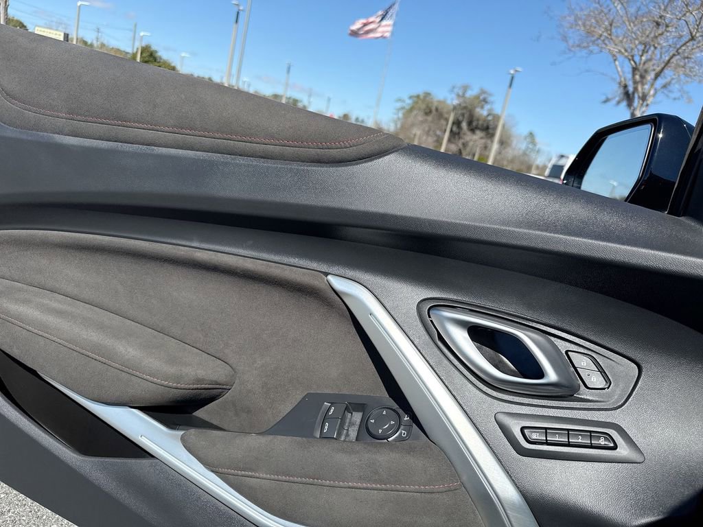 Used 2022 Chevrolet Camaro ZL1 image 11