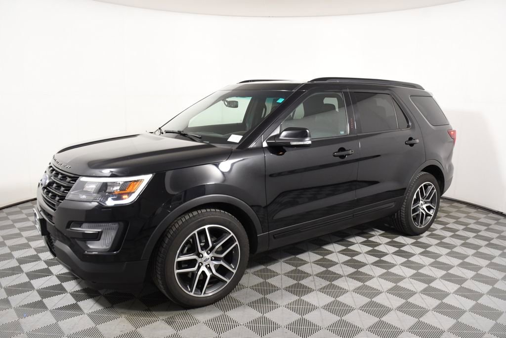 Used 2017 Ford Explorer Sport w/ Equipment Group 401A AWD/4WD image 2