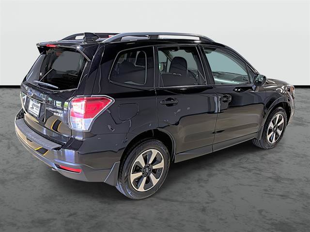 Used 2017 Subaru Forester 2.5i Premium AWD/4WD image 4