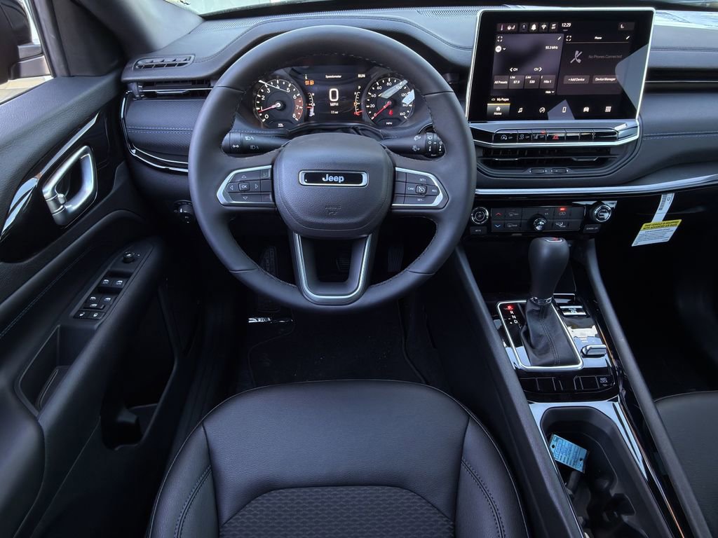 New 2026 Jeep Compass Latitude image 11