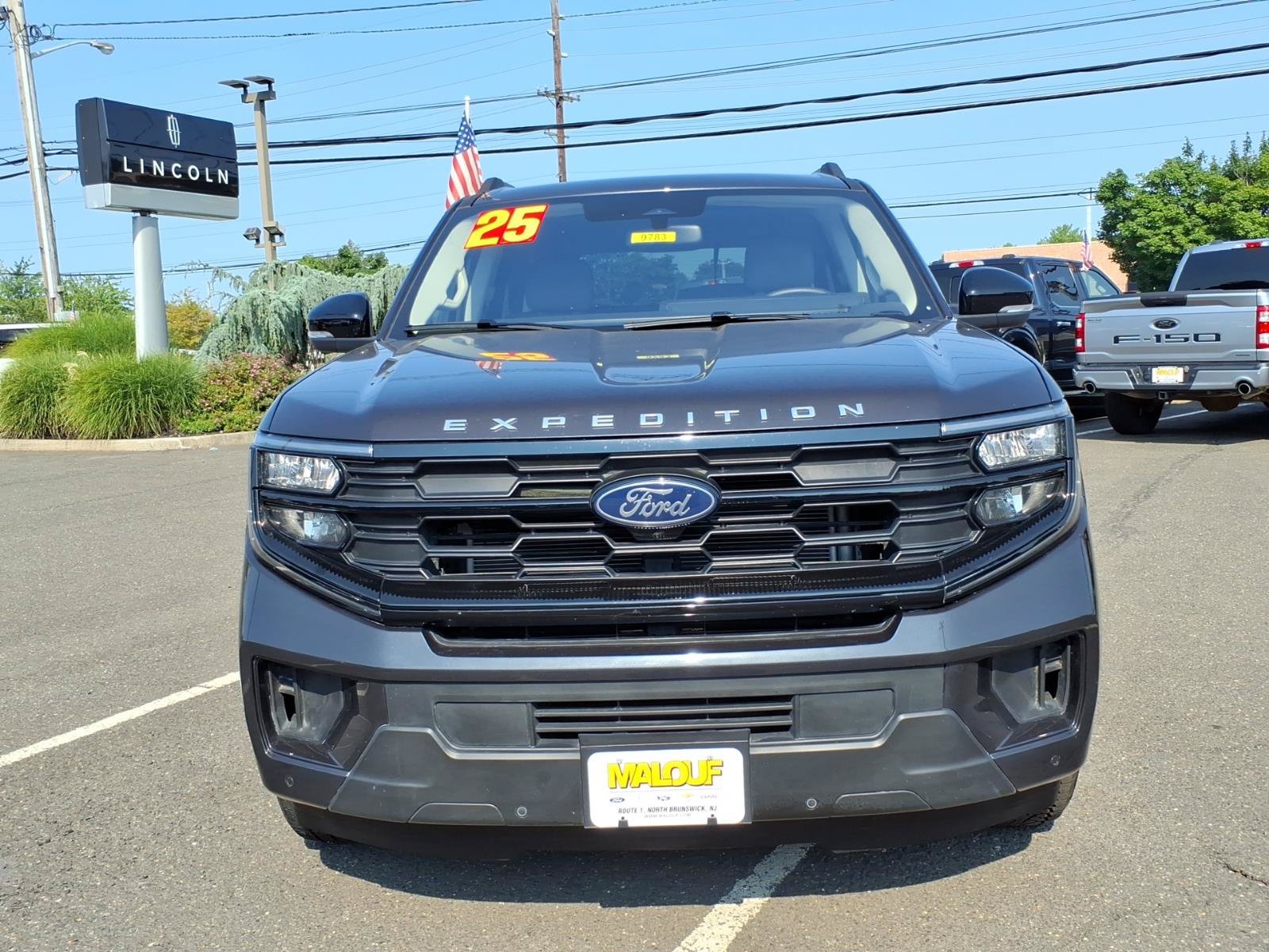 Certified 2025 Ford Expedition Active AWD/4WD image 2
