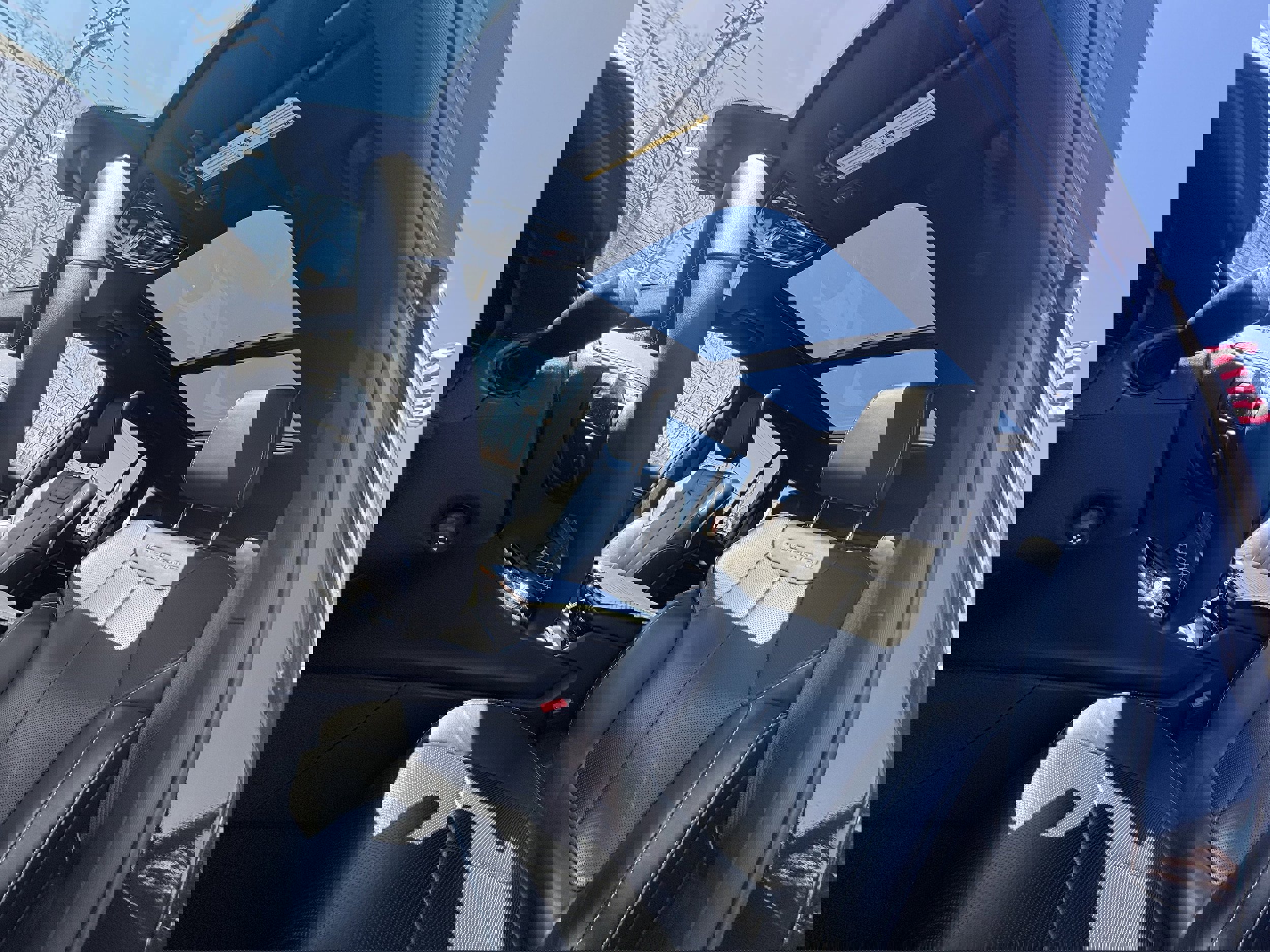 Used 2024 Jeep Grand Cherokee Overland w/ Luxury Tech Group IV image 11