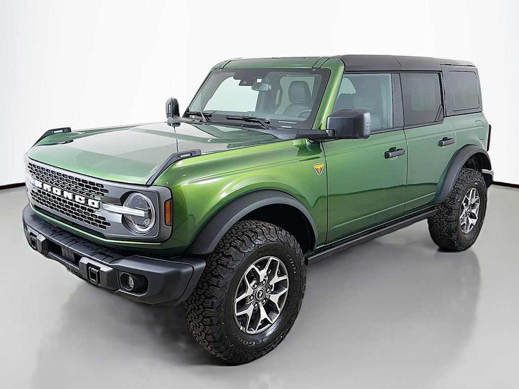 Used 2025 Ford Bronco Badlands image 8