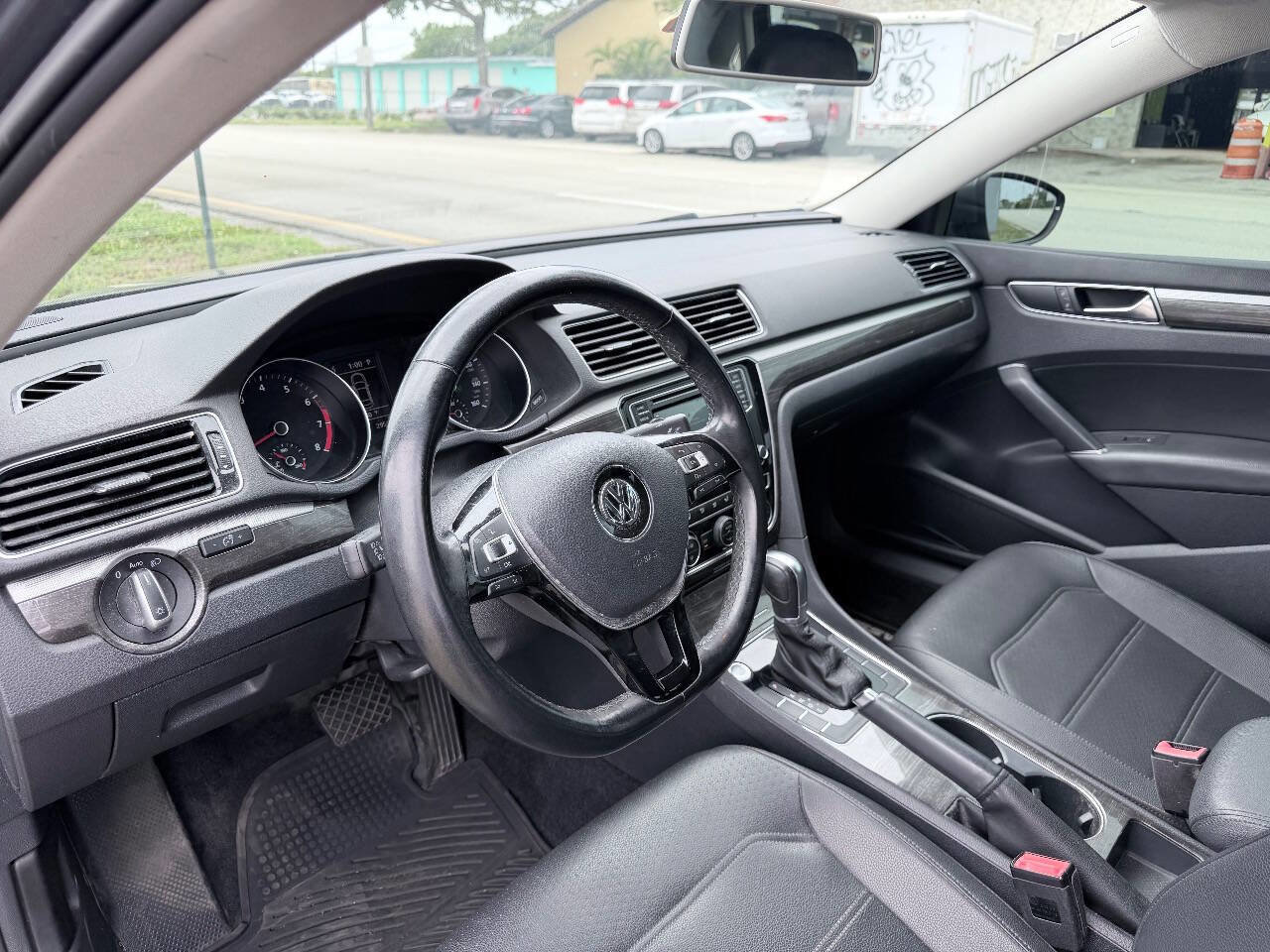 Used 2017 Volkswagen Passat 1.8T SE FWD image 13