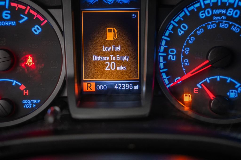 Certified 2023 Toyota Tacoma SR AWD/4WD image 40