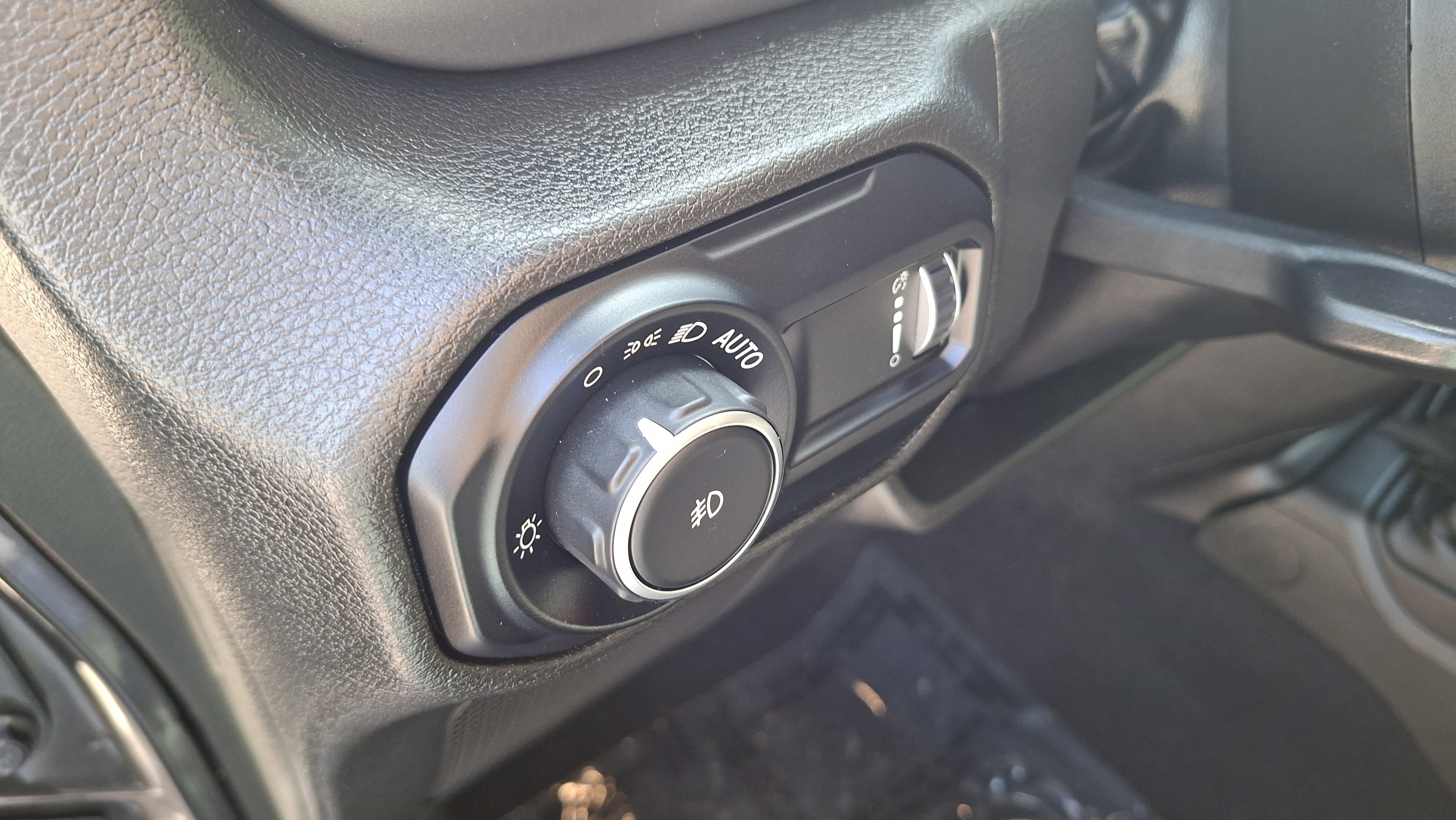 Used 2023 Jeep Wrangler Willys image 10