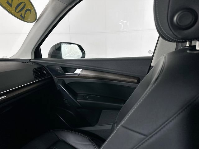Used 2023 Audi Q5 2.0T Premium w/ Convenience Package image 24
