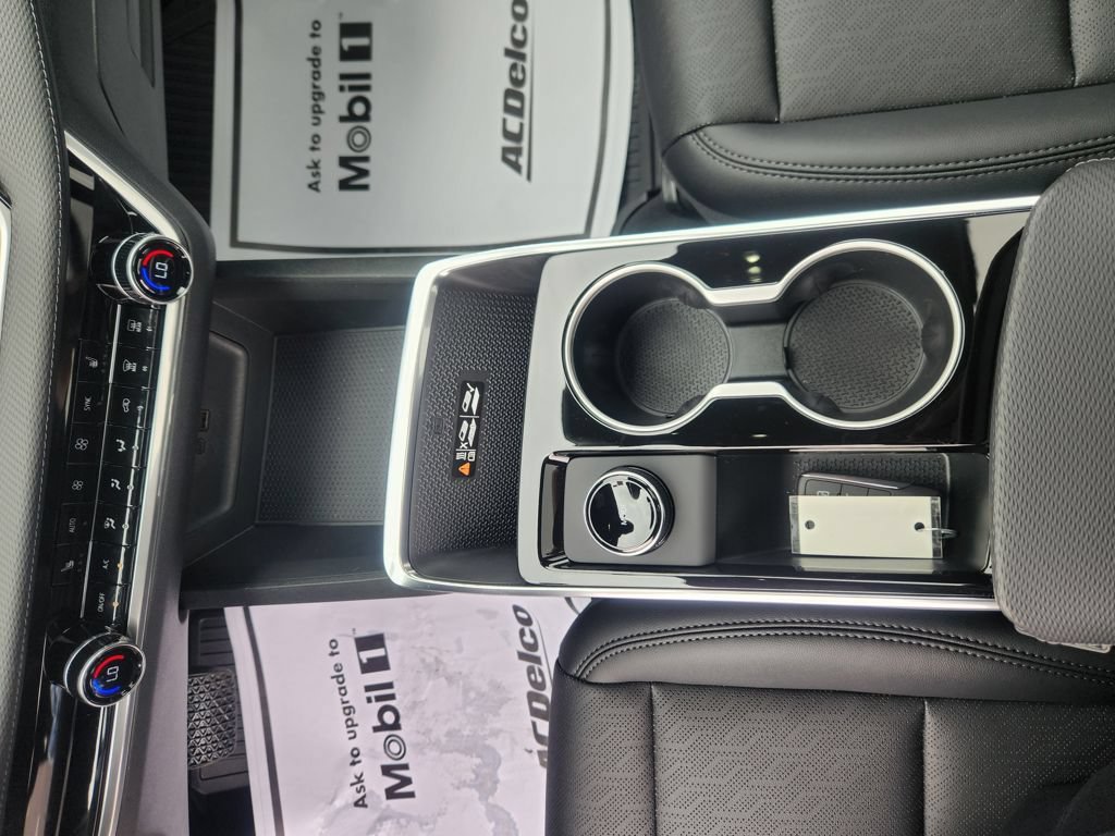 New 2026 Chevrolet Equinox LT w/ Convenience Package II FWD image 13