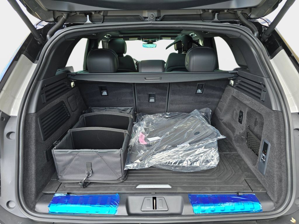 New 2026 Land Rover Range Rover Sport Dynamic SE AWD/4WD image 12