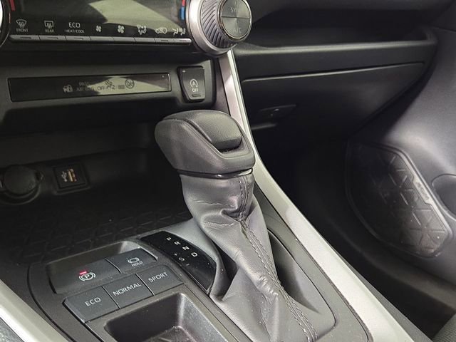 Used 2024 Toyota RAV4 XLE image 20