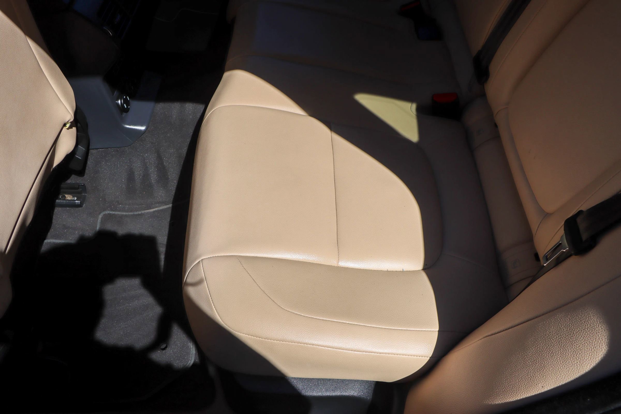 Used 2020 Jaguar F-PACE Premium AWD/4WD image 18
